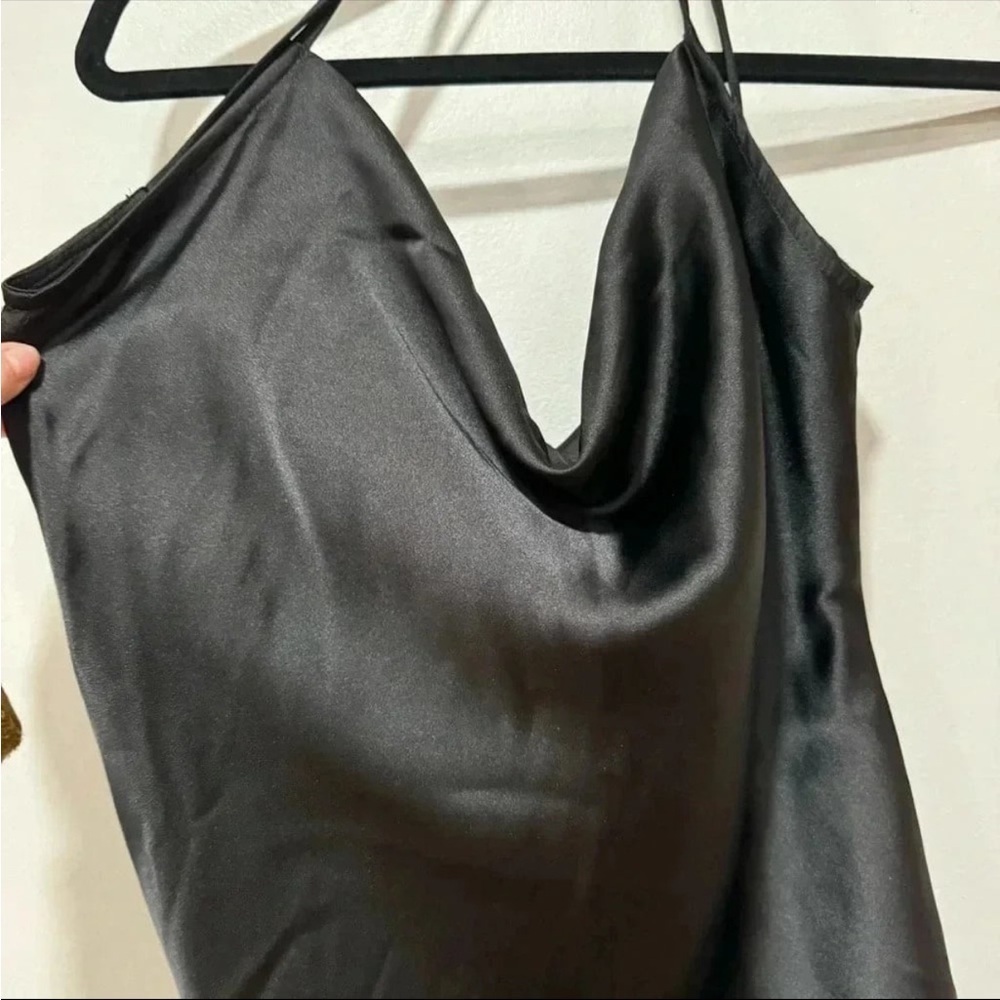 Miss Selfridge satin cowl neck slip dress in black
Size 4 - Picture 3 of 4